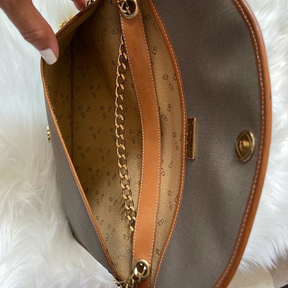 VINTAGE CHRISTIAN DIOR BAG - Picture 4 of 9